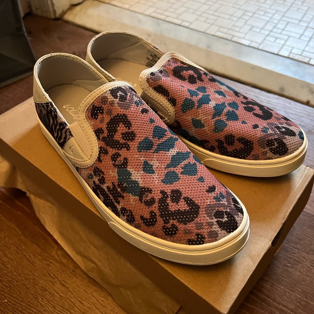 NWT in box OlaKai Pehuea Sneakers Size 8.5
